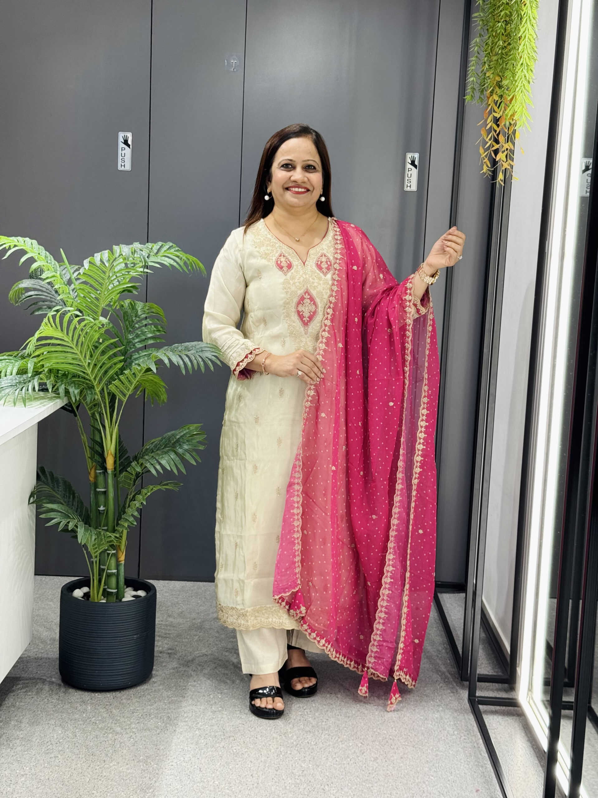 Top-Tissue Shimmer, Bottom-Santoon, Dupatta-Bemberg Digital Print Dupatta